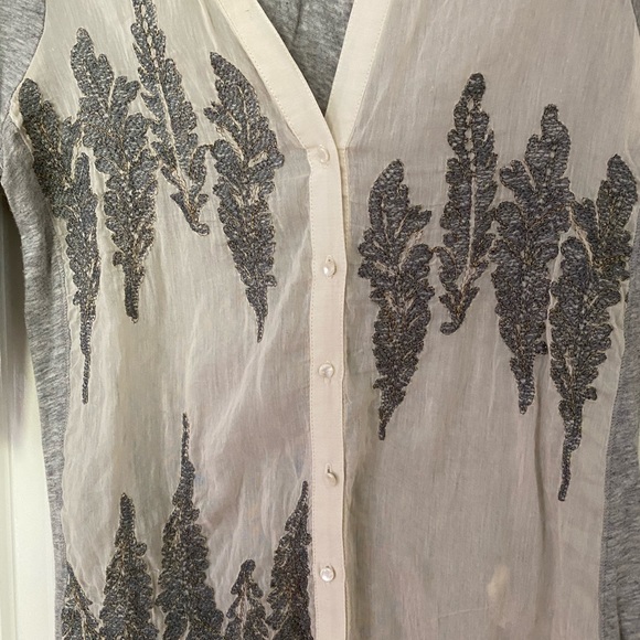 Anthropolgie detailed button down - Picture 2 of 5